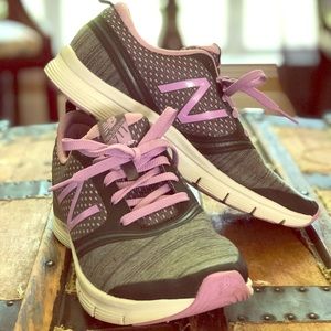 711 New Balance Athletic Shoes